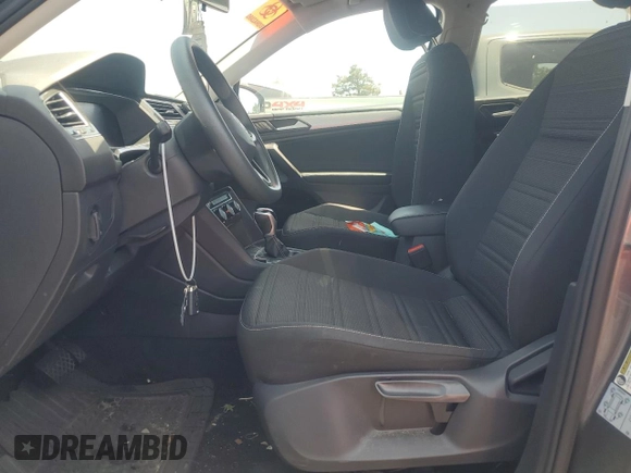 2022 Volkswagen Tiguan S with VIN 3VV1B7AX2NM047135, listed as a Copart auction lot 60137665 with 27,625 mi miles and Salvage title. Bid and sale history available at DreamBid. Image 7.