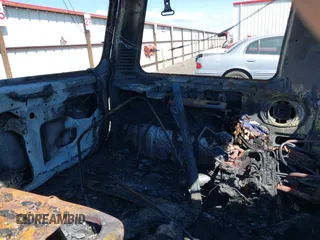 1991 Mitsubishi Montero z VIN 2BG70124X43000753, wystawiony jako IAAI lot #42055421 z przebiegiem Nie podano mil oraz . Historia ofert i sprzedaży dostępna na DreamBid. Obrazek 8.