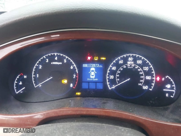 2013 Hyundai Genesis 3.8L with VIN KMHGC4DD9DU246579, listed as a IAAI auction lot 41458081 with 172,873 mi miles. Bid and sale history available at carsss.com. Image 7.