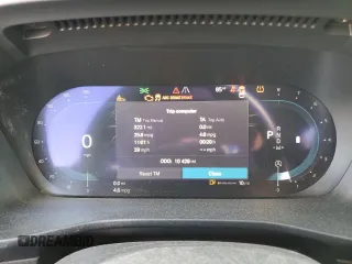 2024 Volvo XC40 Plus Bright Theme с VIN YV4L12UE2R2224249, выставлен на аукционе Copart как лот 81993444 с пробегом 10 429 миль миль и Списание • Salvage title. История ставок и продаж доступна на DreamBid. Изображение 9.