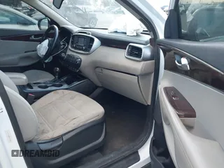 2016 Kia Sorento LX with VIN 5XYPG4A38GG075284, listed as a IAAI auction lot 41233974 with 126,044 mi miles. Bid and sale history available at carsss.com. Image 5.