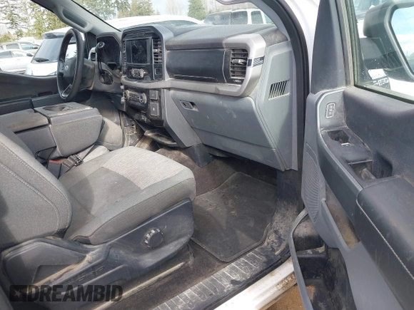 2021 Ford F-150 XL z VIN 1FTEX1EP4MKD18615, wystawiony jako IAAI lot #41580207 z przebiegiem 69 478 mil mil oraz . Historia ofert i sprzedaży dostępna na DreamBid. Obrazek 5.