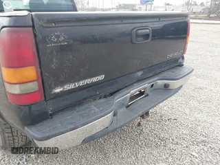 2000 Chevrolet Silverado 1500 LS with VIN 1GCEK19T4YZ243353, listed as a IAAI auction lot 41469904 with 251,712 mi miles. Bid and sale history available at carsss.com. Image 6.