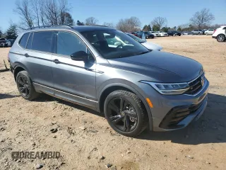 2023 Volkswagen Tiguan SE R-Line Black z VIN 3VVCB7AX7PM064170, wystawiony jako Copart lot #48539715 z przebiegiem 14 416 mil mil oraz Szkoda całkowita • Salvage title. Historia ofert i sprzedaży dostępna na DreamBid. Obrazek 4.