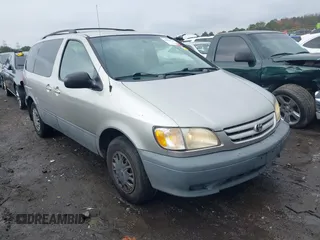 2003 Toyota Sienna CE with VIN 4T3ZF19C93U551570, listed as a IAAI auction lot 40961703 with 285,644 mi miles. Bid and sale history available at carsss.com. Image 1.