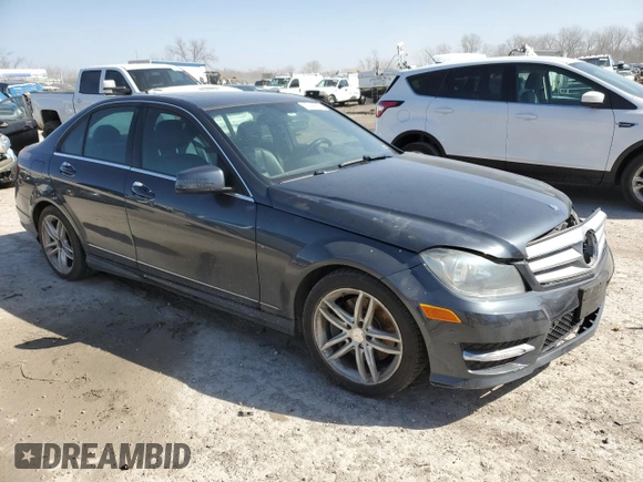 2013 Mercedes-Benz C 300 Sport z VIN WDDGF8AB3DG122432, wystawiony jako Copart lot #47444215 z przebiegiem 139 825 mil mil oraz Szkoda całkowita • Salvage title. Historia ofert i sprzedaży dostępna na DreamBid. Obrazek 4.