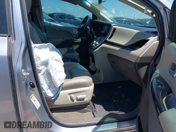 2015 Toyota Sienna XLE with VIN 5TDYK3DC0FS555636, listed as a IAAI auction lot 42099577 with 114,975 mi miles. Bid and sale history available at carsss.com. Image 5.