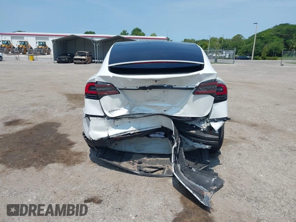 2016 Tesla Model X 70D z VIN 5YJXCBE25GF029372, wystawiony jako IAAI lot #42325335 z przebiegiem 80 071 mil mil oraz . Historia ofert i sprzedaży dostępna na DreamBid. Obrazek 16.