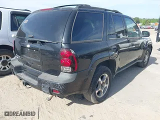 2007 Chevrolet TrailBlazer LS with VIN 1GNDS13S672255756, listed as a IAAI auction lot 42080597 with 194,335 mi miles. Bid and sale history available at carsss.com. Image 4.