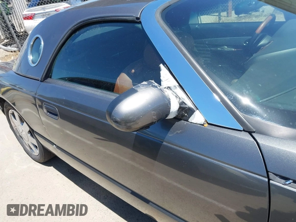 2003 Ford Thunderbird Deluxe z VIN 1FAHP60AX3Y109880, wystawiony jako IAAI lot #42336922 z przebiegiem 213 477 mil mil oraz . Historia ofert i sprzedaży dostępna na DreamBid. Obrazek 17.