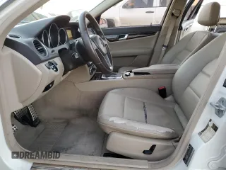 2012 Mercedes-Benz C 250 Sport с VIN WDDGF4HB2CR230848, выставлен на аукционе Copart как лот 83357474 с пробегом Не указан миль и Списание • Salvage title. История ставок и продаж доступна на DreamBid. Изображение 7.
