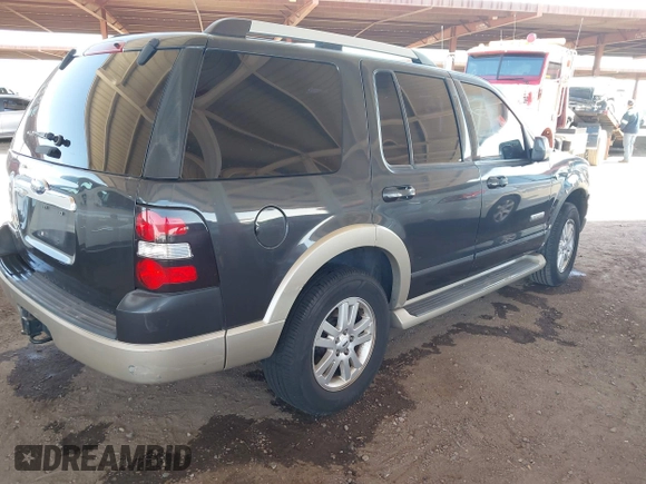 2007 Ford Explorer Eddie Bauer z VIN 1FMEU74867UA41718, wystawiony jako IAAI lot #42262818 z przebiegiem 129 454 mil mil oraz . Historia ofert i sprzedaży dostępna na DreamBid. Obrazek 4.