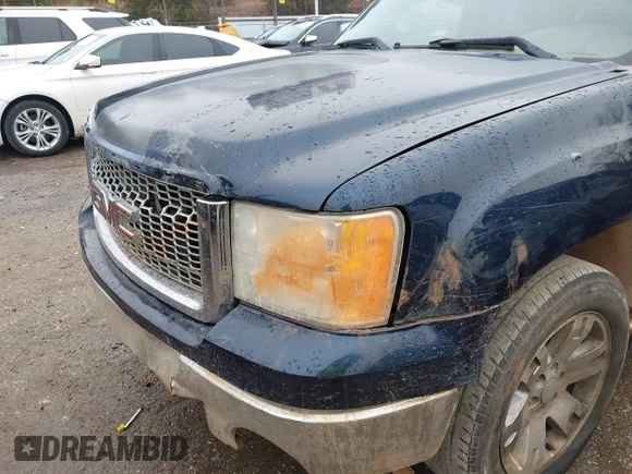 2008 GMC Sierra 1500 SLT z VIN 2GTEC13J981221636, wystawiony jako IAAI lot #41439873 z przebiegiem 260 584 mil mil oraz . Historia ofert i sprzedaży dostępna na DreamBid. Obrazek 6.