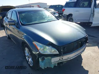 2012 Infiniti M z VIN JN1BY1AP8CM334828, wystawiony jako IAAI lot #41727912 z przebiegiem 140 612 mil mil oraz . Historia ofert i sprzedaży dostępna na DreamBid. Obrazek 1.