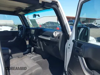 2012 Jeep Wrangler Unlimited Call of Duty MW3 с VIN 1C4BJWFG4CL130718, выставлен на аукционе IAAI как лот 42026458 с пробегом 162 884 миль миль и . История ставок и продаж доступна на DreamBid. Изображение 5.
