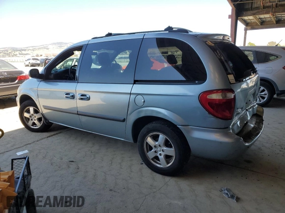 2005 Dodge Caravan SXT with VIN 1D4GP45R15B181360, listed as a Copart auction lot 61221005 with 229,828 mi miles and Salvage title. Bid and sale history available at DreamBid. Image 2.