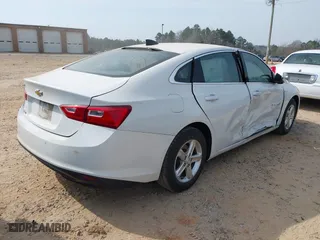 2020 Chevrolet Malibu LS with VIN 1G1ZC5ST9LF157751, listed as a IAAI auction lot 41801781 with 31,985 mi miles. Bid and sale history available at carsss.com. Image 4.