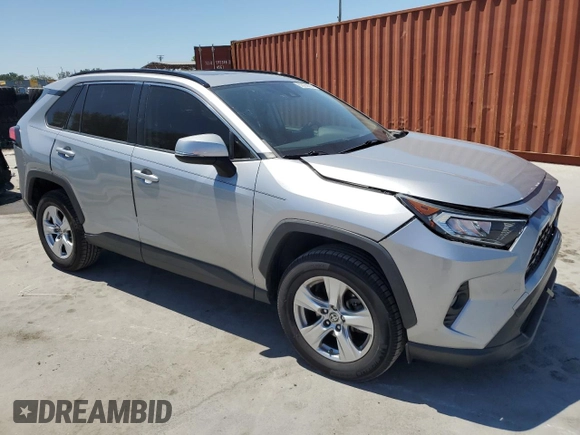 2019 Toyota RAV4 XLE with VIN JTMW1RFV3KD038428, listed as a Copart auction lot 53186505 with 60,927 mi miles and Salvage Title. Bid and sale history available at carsss.com. Image 4.