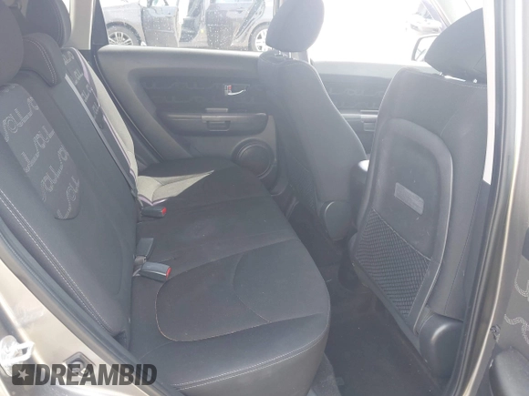 2013 Kia Soul + z VIN KNDJT2A63D7607176, wystawiony jako IAAI lot #42106454 z przebiegiem 130 814 mil mil oraz . Historia ofert i sprzedaży dostępna na DreamBid. Obrazek 8.