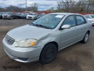 2004 Toyota Corolla CE with VIN 2T1BR38E84C257922, listed as a IAAI auction lot 42066069 with 172,985 mi miles. Bid and sale history available at carsss.com. Image 6.
