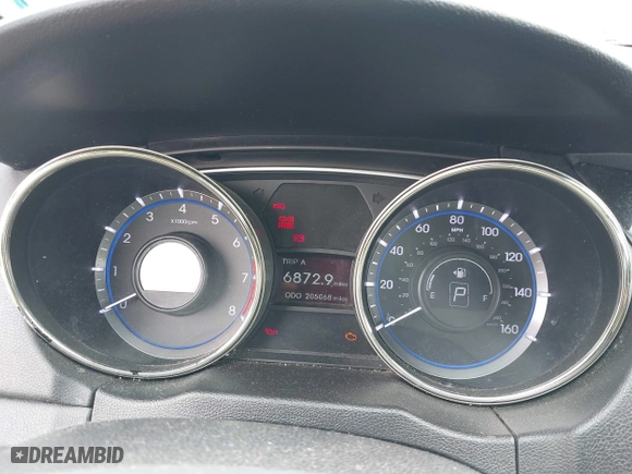 2013 Hyundai Sonata SE with VIN 5NPEC4ACXDH696923, listed as a IAAI auction lot 42088099 with 205,068 mi miles. Bid and sale history available at carsss.com. Image 7.