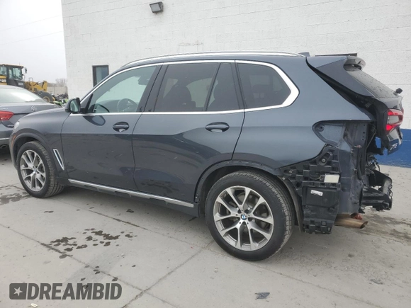 2020 BMW X5 xDrive40i with VIN 5UXCR6C05L9C87208, listed as a Copart auction lot 44582085 with 76,459 mi miles and Salvage Title. Bid and sale history available at carsss.com. Image 2.