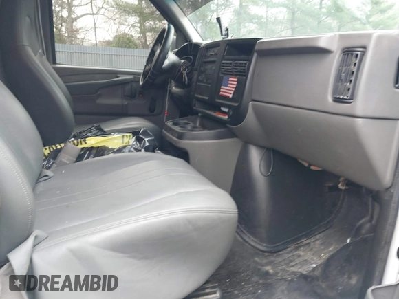 2007 Chevrolet Express Cargo Van with VIN 1GCGG25V471164110, listed as a IAAI auction lot 41996377 with 85,226 mi miles. Bid and sale history available at carsss.com. Image 5.