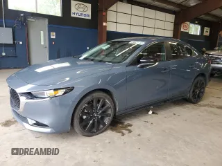 2023 Mazda 3 S Carbon Edition z VIN 3MZBPBCM4PM361346, wystawiony jako Copart lot #58154825 z przebiegiem 49 102 mil mil oraz Szkoda całkowita • Salvage title. Historia ofert i sprzedaży dostępna na DreamBid. Obrazek 1.