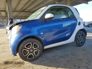 2016 Smart fortwo Passion with VIN WMEFJ5DA7GK056041, listed as a Copart auction lot 50427265 with 104,709 mi miles and Clean Title. Bid and sale history available at DreamBid. Image 1.