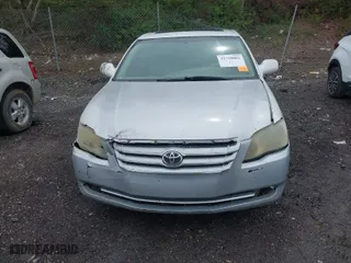 2006 Toyota Avalon XL with VIN 4T1BK36B26U083456, listed as a IAAI auction lot 41758061 with 224,498 mi miles. Bid and sale history available at carsss.com. Image 6.
