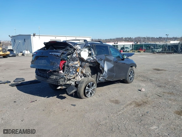2023 Toyota Highlander Hybrid XLE with VIN 5TDKBRCH2PS600096, listed as a IAAI auction lot 41754676 with 35,469 mi miles. Bid and sale history available at carsss.com. Image 4.