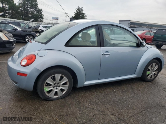 2010 Volkswagen New Beetle Coupe with VIN 3VWRG3AG9AM018010, listed as a Copart auction lot 85186234 with 146,824 mi miles and Salvage Title. Bid and sale history available at carsss.com. Image 3.