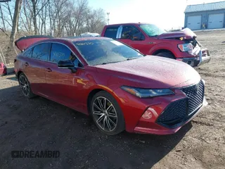 2019 Toyota Avalon XLE with VIN 4T1BZ1FB0KU009172, listed as a IAAI auction lot 41811370 with 106,942 mi miles. Bid and sale history available at carsss.com. Image 1.