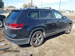 2018 Volkswagen Atlas SE with VIN 1V2FR2CA9JC537903, listed as a IAAI auction lot 41386874 with 118,764 mi miles and . Bid and sale history available at DreamBid. Image 4.