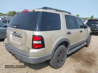 2006 Ford Explorer XLT with VIN 1FMEU738X6UA54701, listed as a IAAI auction lot 40302306 with 194,747 mi miles. Bid and sale history available at carsss.com. Image 4.