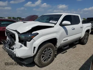 2024 Toyota Tacoma SR5 z VIN 3TYLB5JN7RT053761, wystawiony jako Copart lot #52564795 z przebiegiem 3 069 mil mil oraz Szkoda całkowita • Salvage title. Historia ofert i sprzedaży dostępna na DreamBid. Obrazek 1.