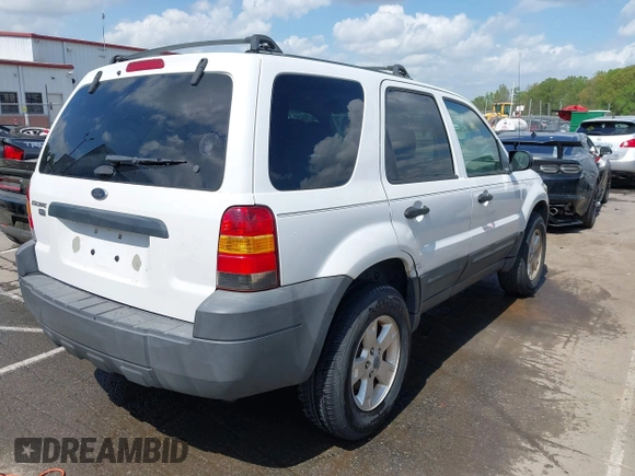 2005 Ford Escape XLT with VIN 1FMYU93125DA22612, listed as a IAAI auction lot 41971728 with 192,461 mi miles. Bid and sale history available at carsss.com. Image 4.