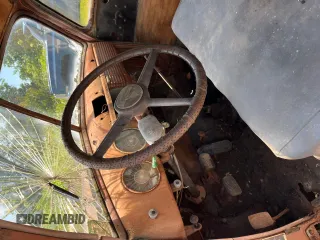 1953 Chevrolet Suburban z VIN H53K032117, wystawiony jako Copart lot #45568985 z przebiegiem Nie podano mil oraz Czysty tytuł • Clean title. Historia ofert i sprzedaży dostępna na DreamBid. Obrazek 9.