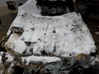 2011 Saab 9-3 z VIN YS3FA4CY4B1302395, wystawiony jako Copart lot #44922045 z przebiegiem Nie podano mil oraz Szkoda całkowita • Salvage title. Historia ofert i sprzedaży dostępna na DreamBid. Obrazek 11.