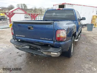 2000 Chevrolet Silverado 1500 LS with VIN 2GCEC19T8Y1201368, listed as a IAAI auction lot 41826376 with NaN miles. Bid and sale history available at carsss.com. Image 4.