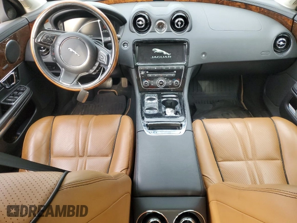 2019 Jaguar XJ R-Sport with VIN SAJWJ1CD1K8W18574, listed as a Copart auction lot 65041445 with 101,072 mi miles and Clean title. Bid and sale history available at DreamBid. Image 8.