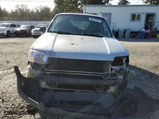 2003 Ford Escape XLT Popular 2 with VIN 1FMYU93193KC40989, listed as a Copart auction lot 50424235 with 92,238 mi miles and Salvage Title. Bid and sale history available at carsss.com. Image 5.