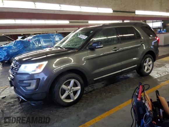 2017 Ford Explorer XLT with VIN 1FM5K8D87HGD43711, listed as a Copart auction lot 43441275 with 199,021 mi miles and Salvage Title. Bid and sale history available at carsss.com. Image 1.