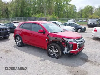 2023 Mitsubishi Outlander ES z VIN JA4ARUAU8PU011019, wystawiony jako IAAI lot #42123367 z przebiegiem 34 085 mil mil oraz . Historia ofert i sprzedaży dostępna na DreamBid. Obrazek 1.