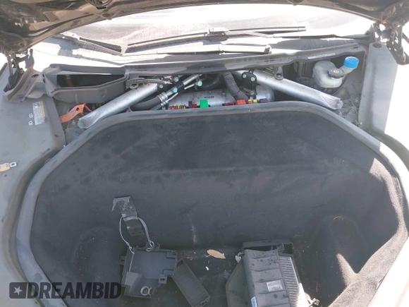 2014 Tesla Model S P85D with VIN 5YJSA1H25EFP65571, listed as a IAAI auction lot 42185442 with 115,990 mi miles and . Bid and sale history available at DreamBid. Image 10.