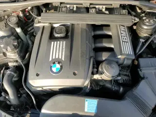 2007 BMW 3 Series 328xi с VIN WBAWV53507PW24024, выставлен на аукционе Copart как лот 86228224 с пробегом 137 005 миль миль и Чистый • Clean title. История ставок и продаж доступна на DreamBid. Изображение 13.