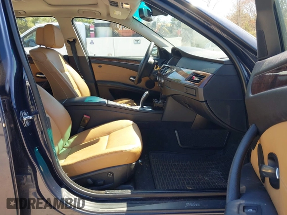 2008 BMW 5 Series 528xi with VIN WBANV13558CZ53752, listed as a IAAI auction lot 42106775 with 190,765 mi miles. Bid and sale history available at carsss.com. Image 5.