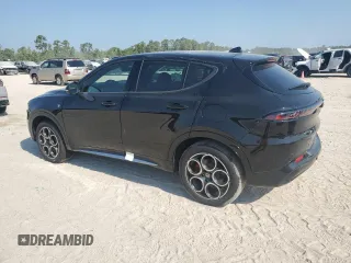 2024 Alfa Romeo Tonale Ti z VIN ZASPATCW4R3046069, wystawiony jako Copart lot #66606024 z przebiegiem 3330 mil mil oraz Nie do naprawy. Historia ofert i sprzedaży dostępna na DreamBid. Obrazek 2.