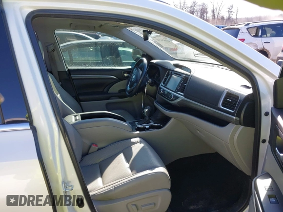 2018 Toyota Highlander Limited z VIN 5TDDZRFH5JS820243, wystawiony jako IAAI lot #41614333 z przebiegiem 98 596 mil mil oraz . Historia ofert i sprzedaży dostępna na DreamBid. Obrazek 5.