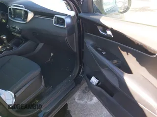 2019 Kia Sorento LX z VIN 5XYPGDA36KG520937, wystawiony jako IAAI lot #41420266 z przebiegiem 97 372 mil mil oraz . Historia ofert i sprzedaży dostępna na DreamBid. Obrazek 5.